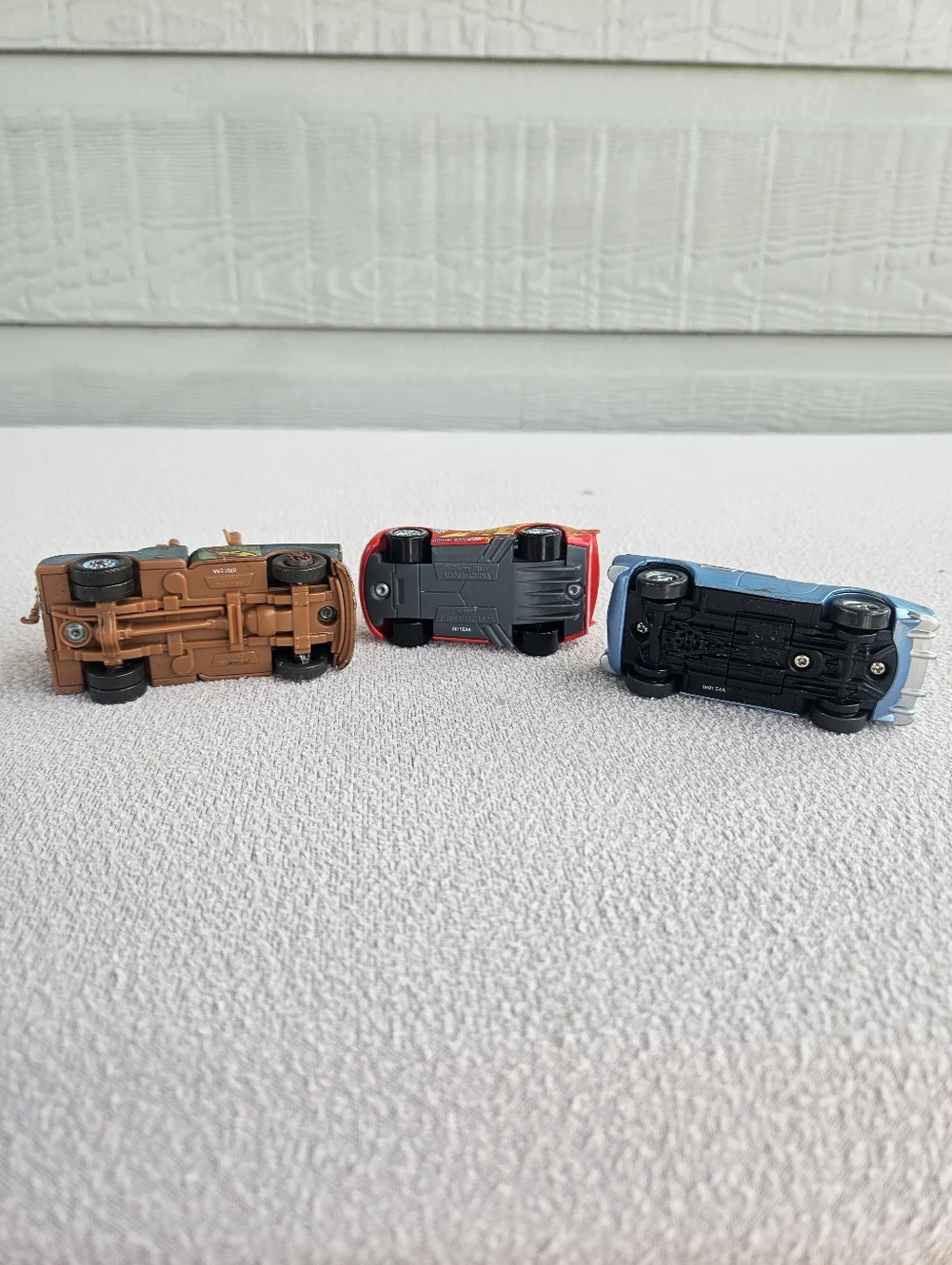 Disney Cars 2 Diecast 1:55 Lightning McQueen Mater Finn McMissile Light & Sound